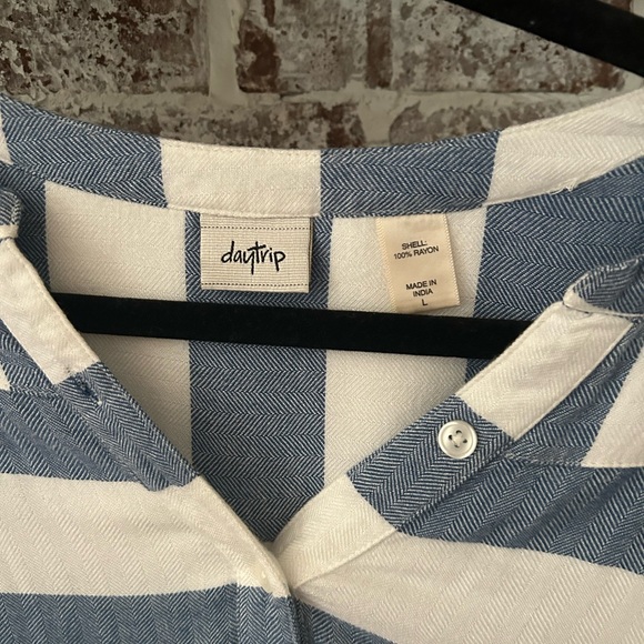 1/4 sleeve stripped shirt - Picture 3 of 3